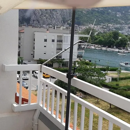Seaview Apartment Omis Exterior photo