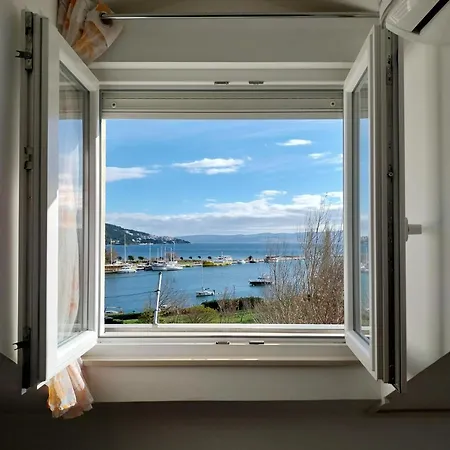 Seaview Apartment Omis Exterior photo
